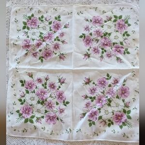 VINTAGE WOMEN'S FLORAL PRINTED COTTON HANDKERCHIEF 11.5" x 11.5"